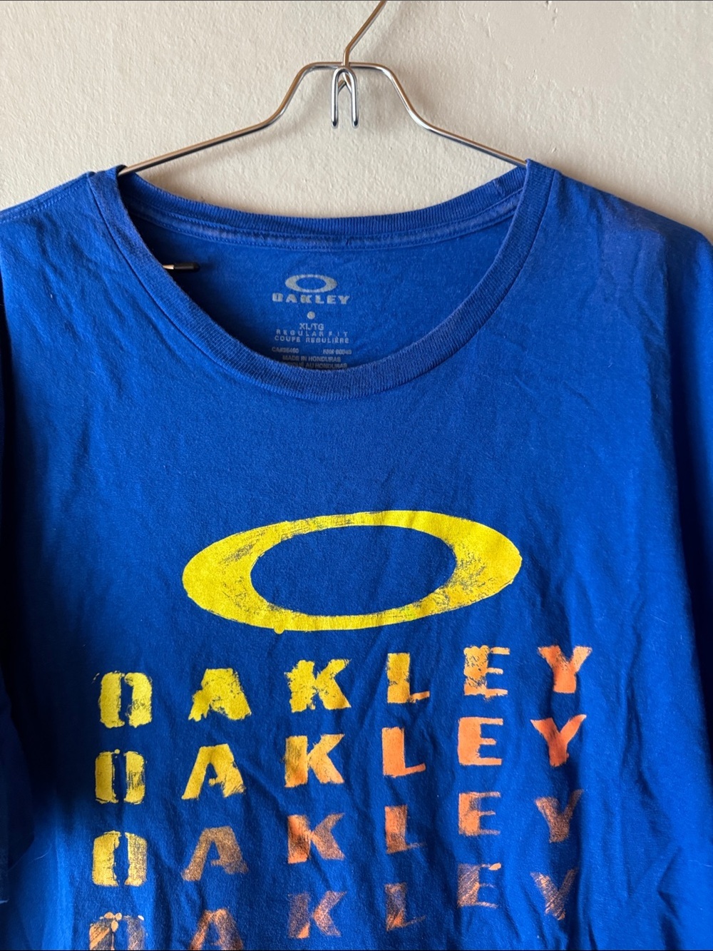 Oakley Tshirt - Picture 2 of 6